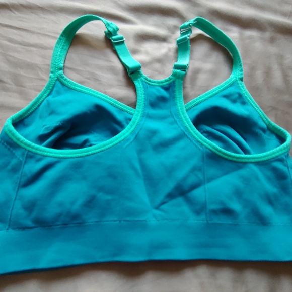 Old Navy sports bra - Picture 2 of 3